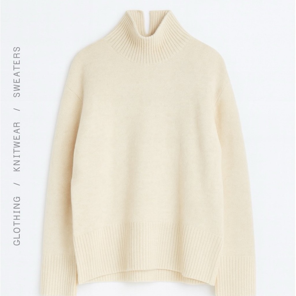 100% WOOL Cream Turtleneck Sweater